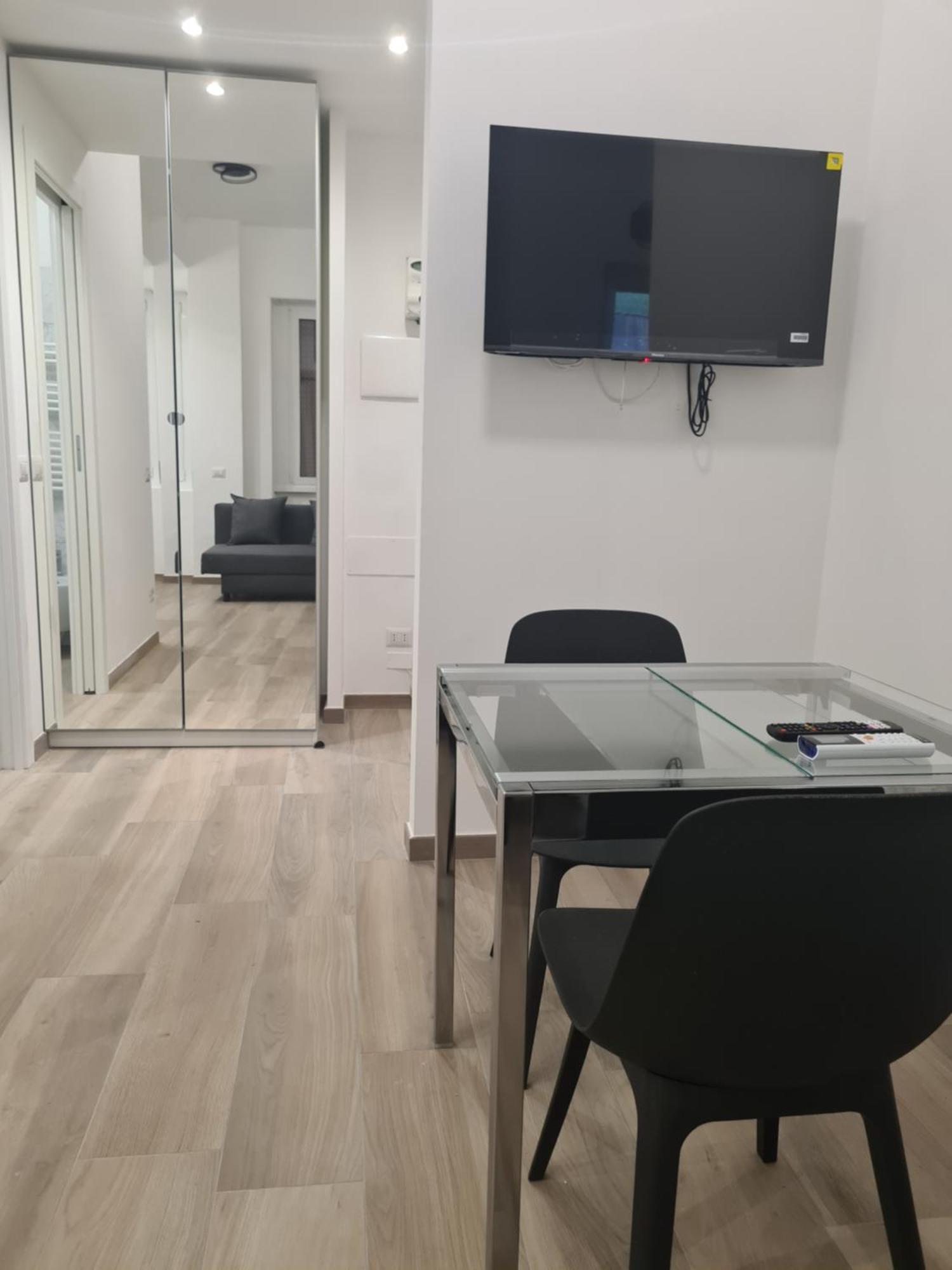 Solari Apartment Milaan Buitenkant foto